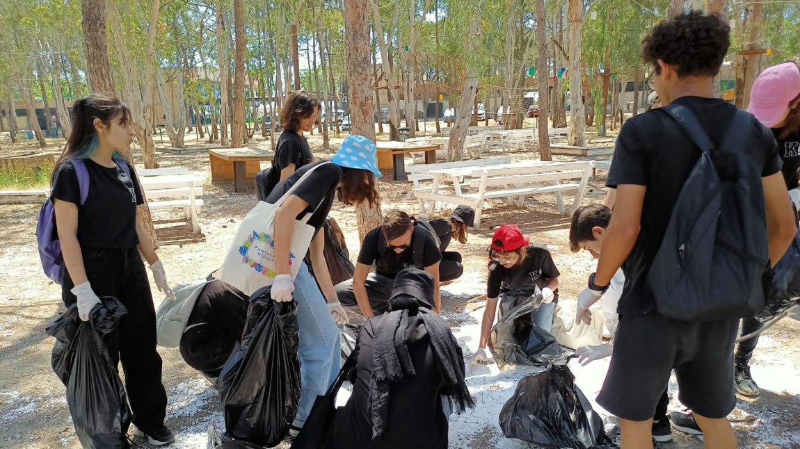 Çevre temizlik kulübünün Konyaaltı plajı temizlik etkinliği