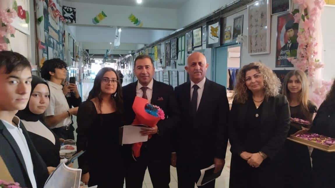 Karatay Anadolu Lisesi Barış Sokağı İlçe Milli Eğitim Müdürümüz Sayın Kenan YAVUZ'un teşrifleriyle  açıldı.